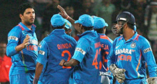टीम इंडिया के तेज गेंदबाज के सिर में लगी सीधी बॉल, जान जाते-जाते बची, वीडियो वायरल
