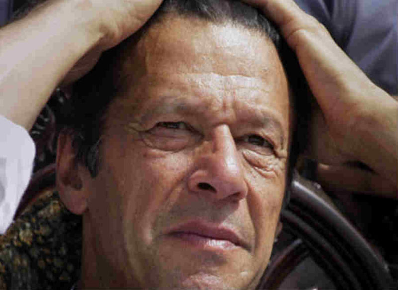 कंगाली की ओर बढ़ रहे पाकिस्‍तान पर बड़ी आफत, अब हुआ ब्‍लैकलिस्‍ट, इमरान खान पीट रहे अपना सिर