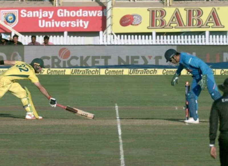 धोनी ने अपनी चतुराई से पलट दिया मैच, अंपायर से लेकर खिलाड़ी तक हर कोई हैरान, वीडियो