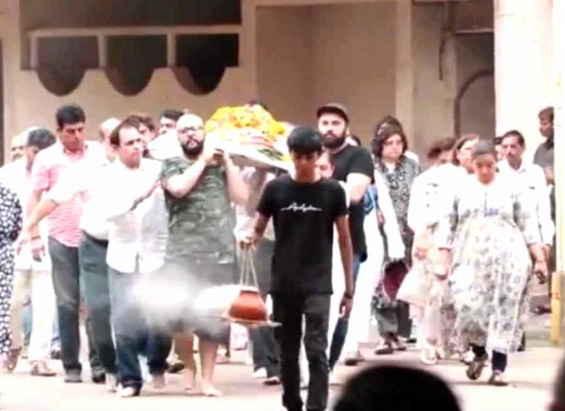 एक और मशहूर एक्‍ट्रेस के निधन से बॉलीवुड में शोक की लहर, ट्विटर पर दे रहे हैं श्रद्धांजलि