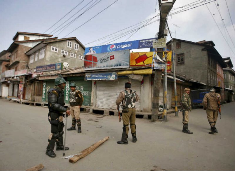 UN बैठक से पहले कश्मीर को सुलगाने की साजिश रच रहा है पाकिस्तान, लश्कर ने लगाये पोस्टर