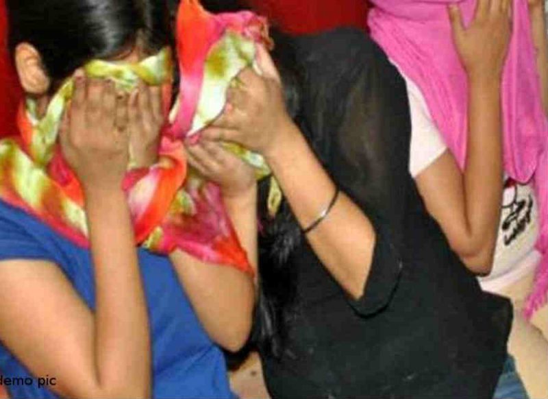बॉलीवुड की बड़ी हस्ती पर वेश्यावृत्ति कराने का आरोप, नामी होटल से रंगेहाथों गिरफ्तार
