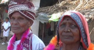 अनोखी शादी- 73 का दूल्हा, 76 की दुल्हन, 50 साल लिव में रहने के बाद सात फेरे लिये, हो रही खूब चर्चा