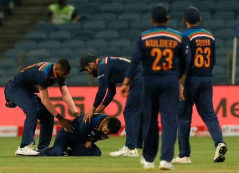 टीम इंडिया को बड़ा झटका, कंधे की हड्डी खिसकी! IPL 2021 से बाहर हो सकता है ये दिग्गज!