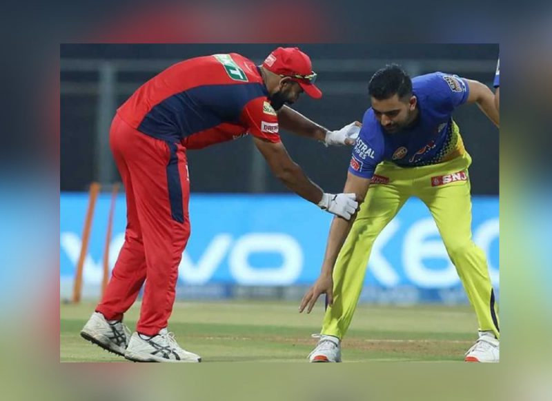 IPL:  मैच से पहले दीपक चाहर ने छुए मोहम्मद शमी के पैर, फिर चटका डाले पंजाब किंग्‍स के 4 विकेट