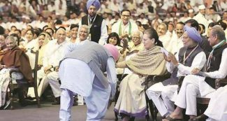 सिद्धू बीजेपी में थे तो राहुल गांधी को कहते थे पप्पू, फिर सोनिया गांधी के छूने लगे पैर