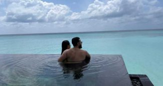 सैफ के बर्थडे पर करीना पहुंची मालदीव, तैमूर-जेह भी दिखे, पूल से पति संग रोमांटिक पल किए शेयर