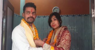 बिहार- घर वाले थे शादी के खिलाफ, दरोगा ने प्रेमिका संग थाने में ही की शादी, पुलिस वाले बनें बाराती