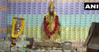 6 किलो सोना, 3 किलो चांदी और 6 करोड़ के नोट, यहां ऐसे होता है मां दुर्गा का श्रृंगार