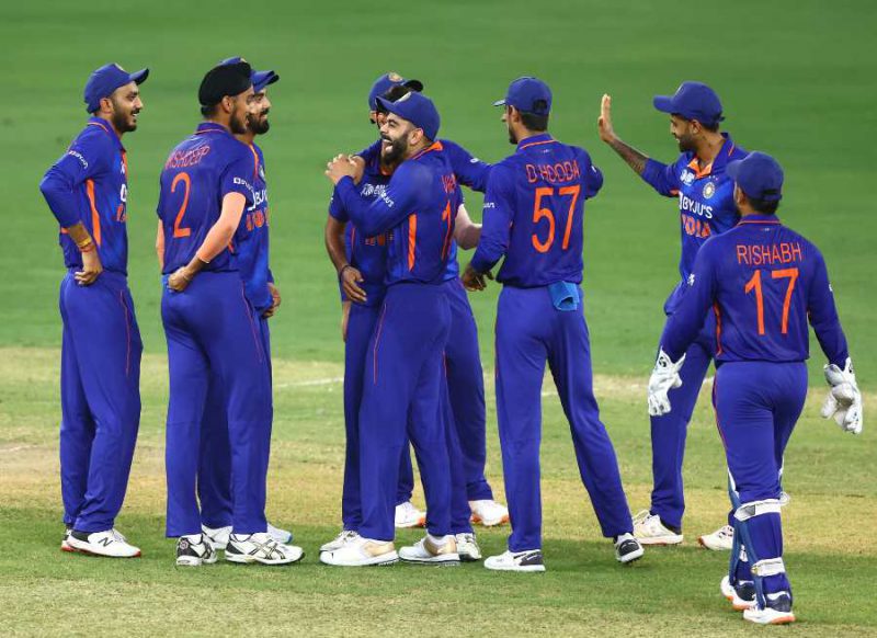 रोहित-शुभमन का शतक, लेकिन टीम इंडिया के खिलाड़ी इन्हें कहते हैं ‘जादूगर’