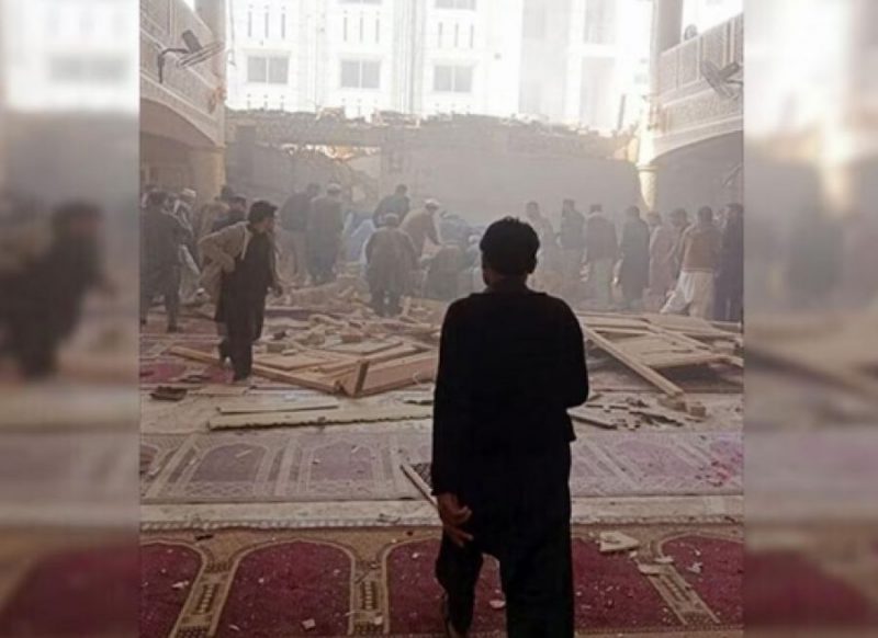 पाकिस्तान में बड़ी घटना, मस्जिद में शख्स ने खुद को ब्लास्ट किया, 28 की मौत