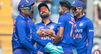शमी और सिराज के आगे बेबस ऑस्ट्रेलिया 188 पर ढेर, भारतीय गेंदबाजों का जलवा
