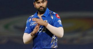 MI Vs RCB- मैच गंवाने के बाद बिफर गये कप्तान रोहित शर्मा, इन्हें बताया हार का जिम्मेदार